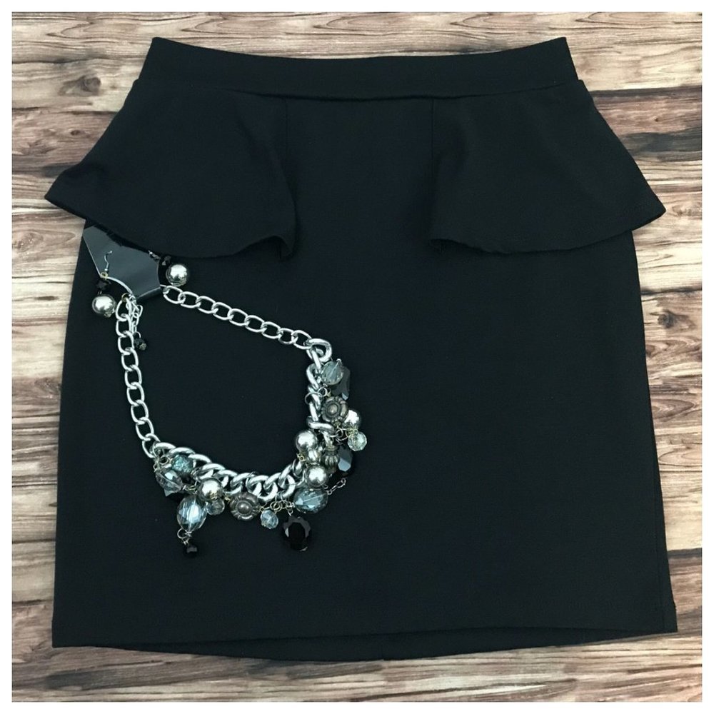Popular Basics Black Mini Skirt Junior Large